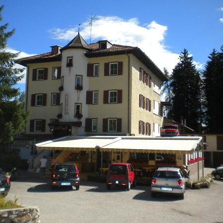Hotel Roen Ruffre-Mendola Exteriör bild